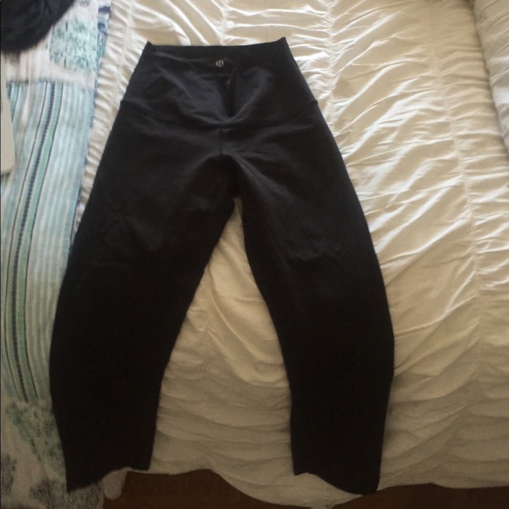 lululemon black cropped leggings