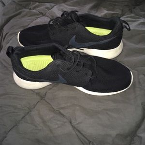 Black and Grey Nike Roshe Runs