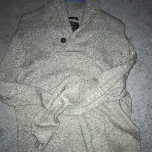 American Eagle Knitted V-Neck Sweater (Men's)