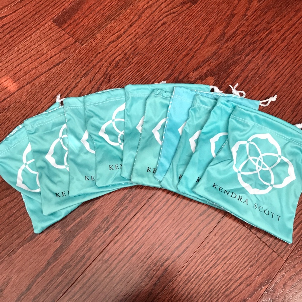 10 Kendra Scott Jewelry Bags