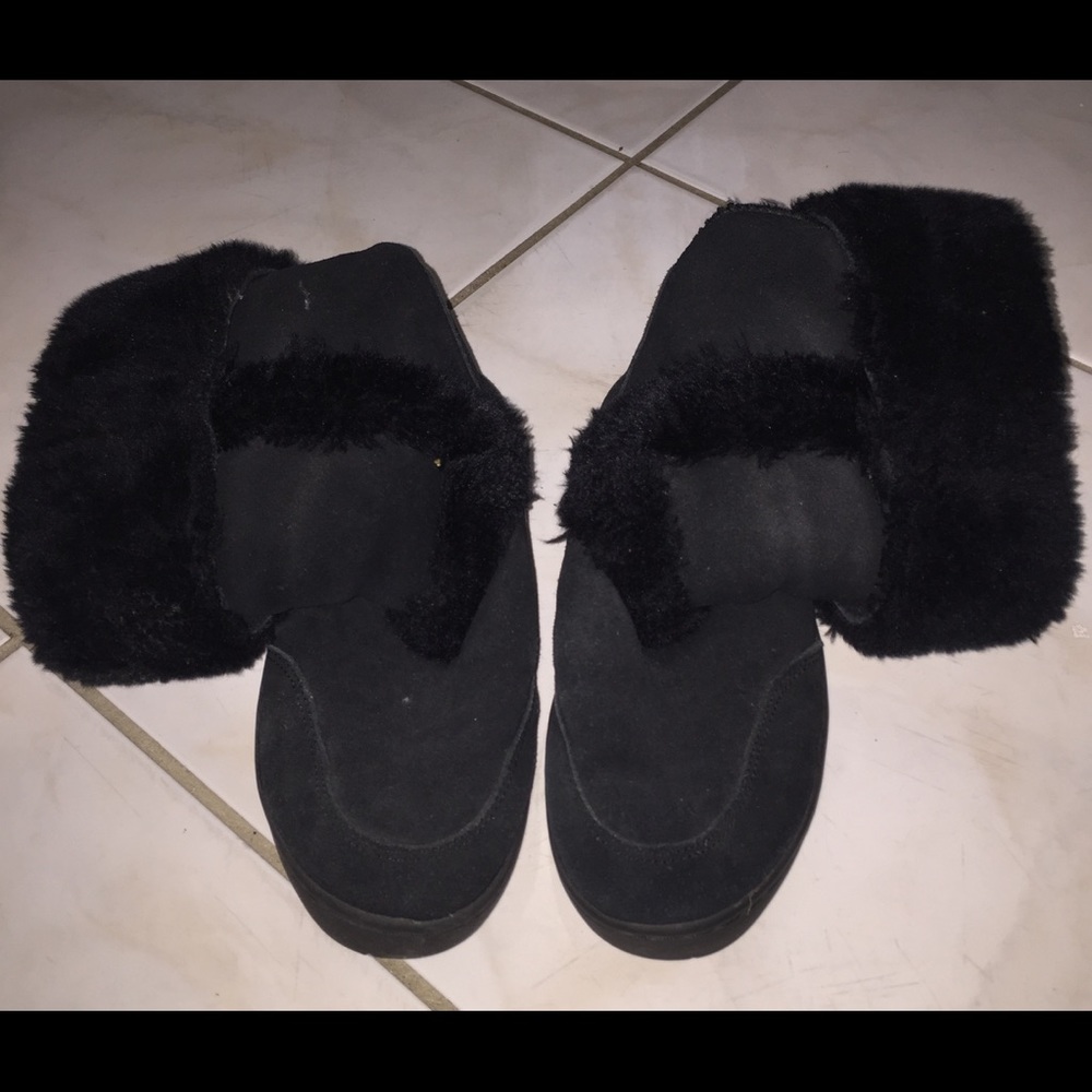Black UGG replica with fur