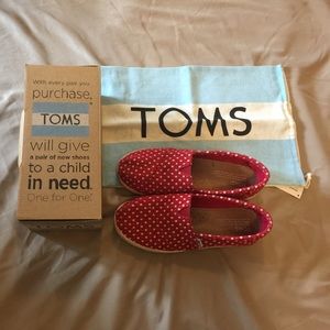 Red and white dot atoms