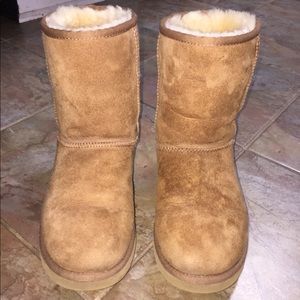 UGG BOOTS