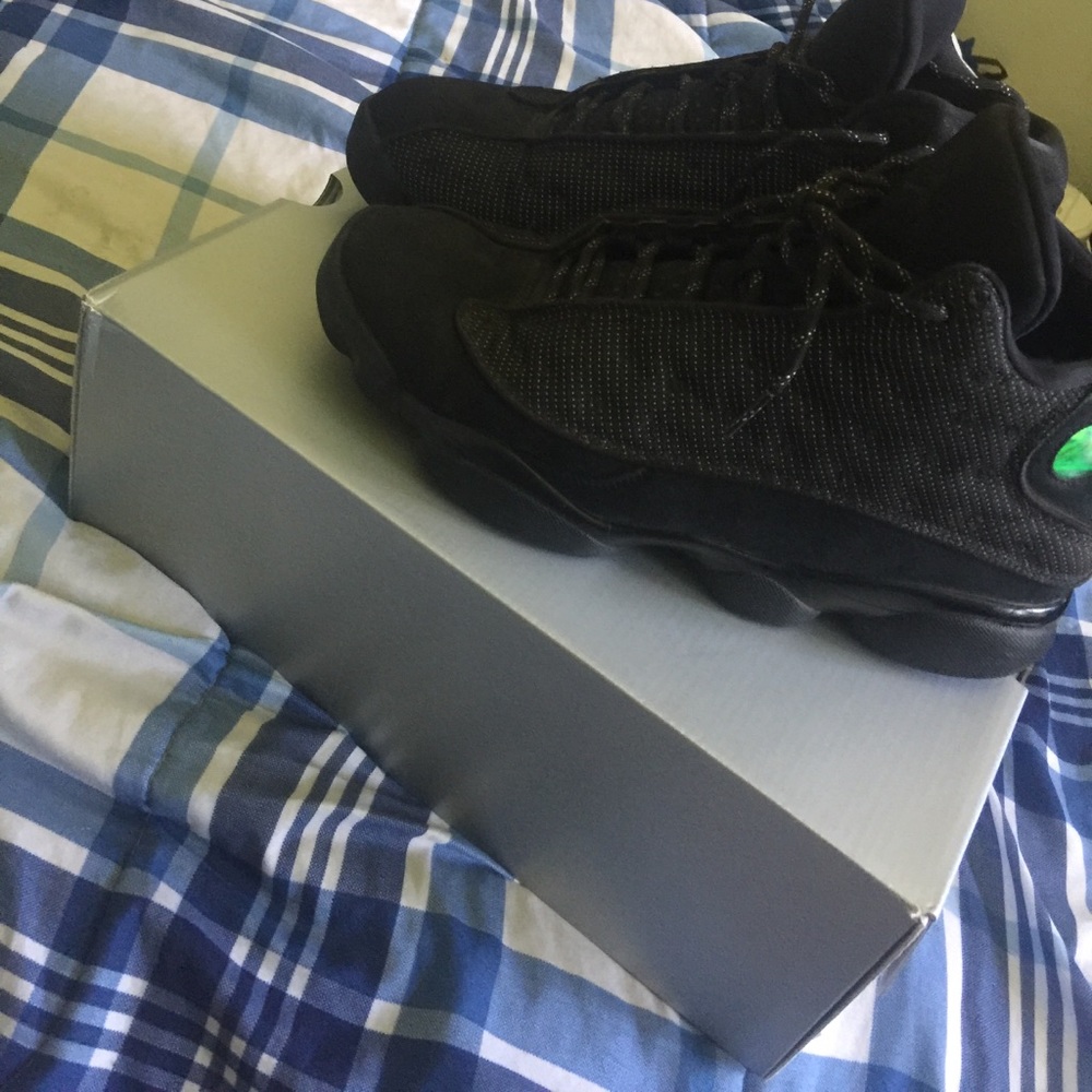 Black cat 13s