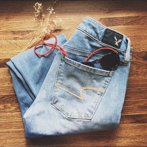American Eagle high-rise jegging.