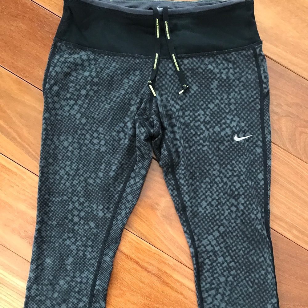 Nike Dri-fit Capri pants