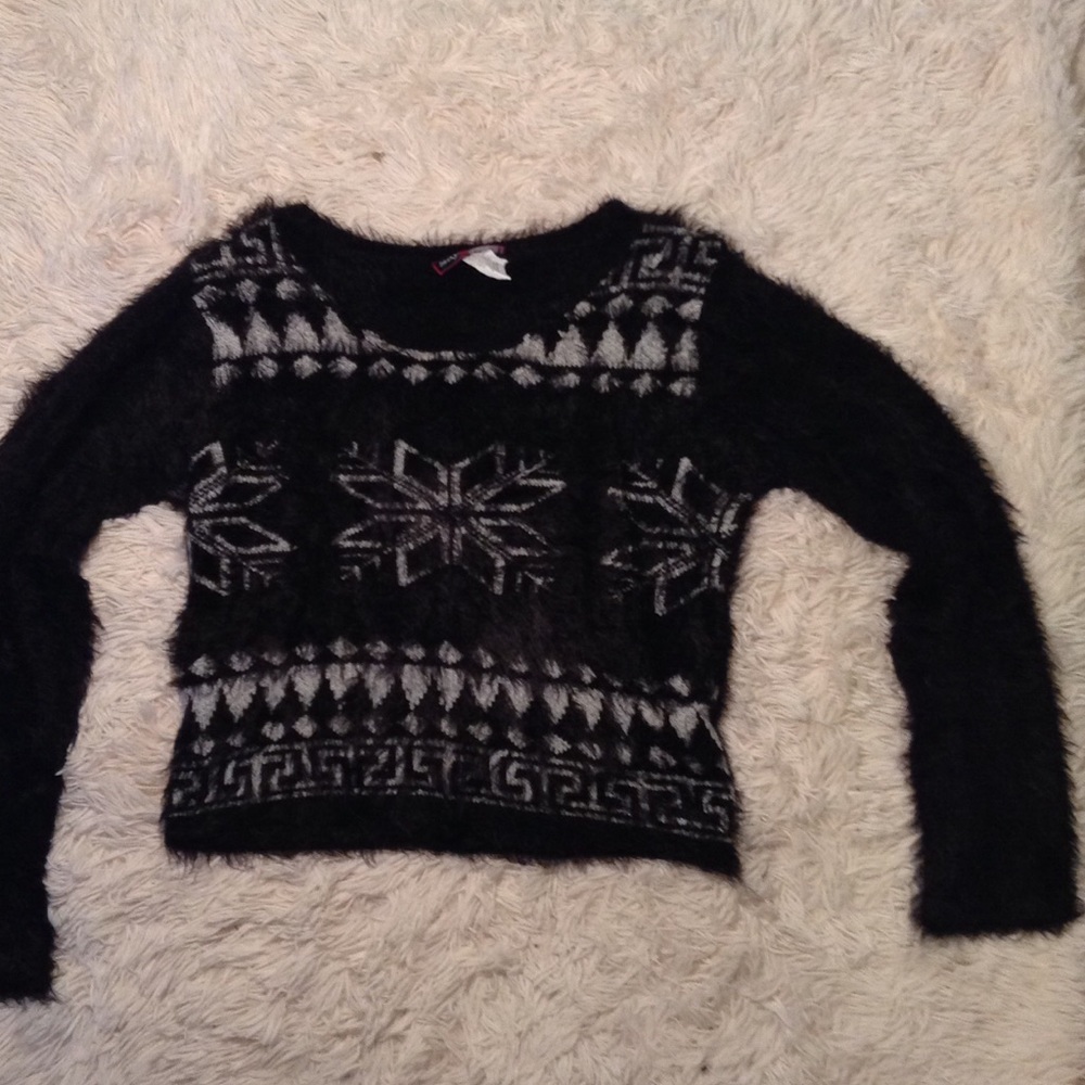 SO SOFT winter aztec design on sweater