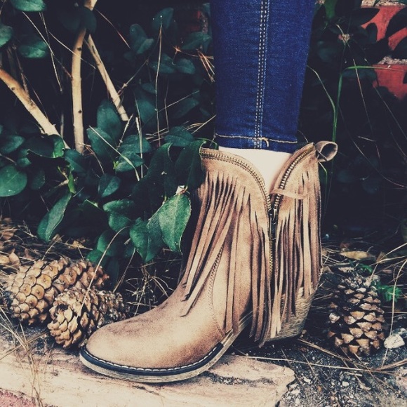 LAST 1- SALE ll Fringe Zip up Booties - Picture 2 of 7