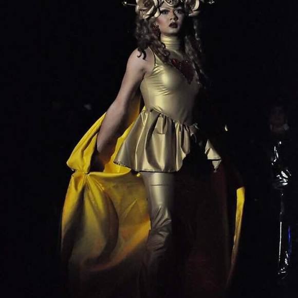 Meet your Posher, Mulan - Picture 1 of 1