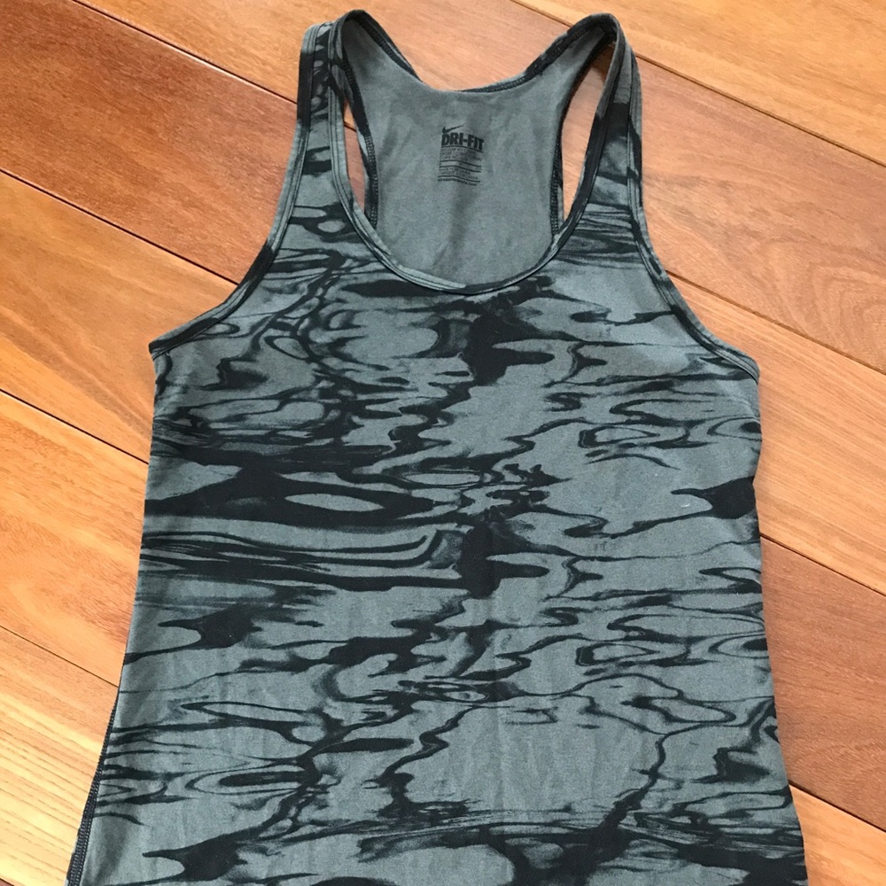 Nike tank