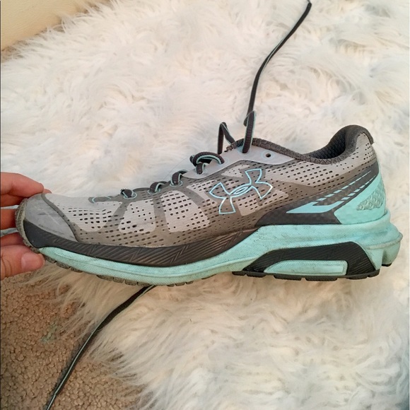 GREAT Under Armour Tennis Shoes! - Picture 3 of 6