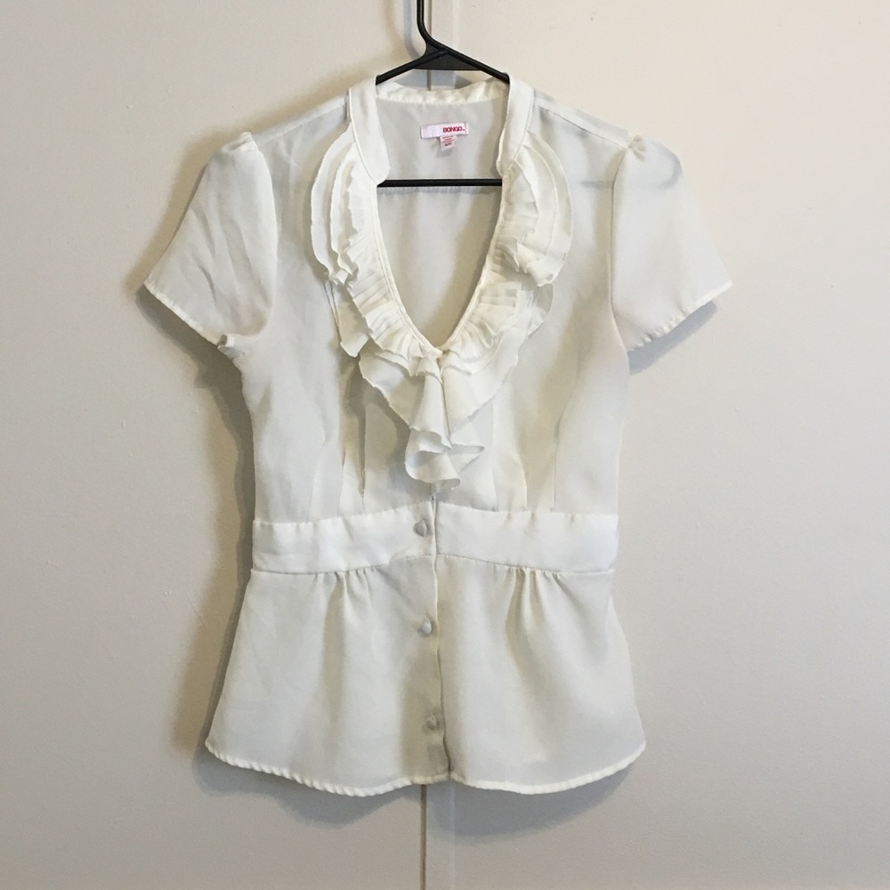 Cute short sleeve buttoned ruffled top