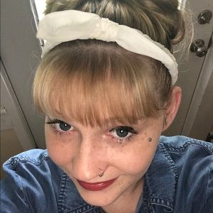 Meet your Posher, Hannah