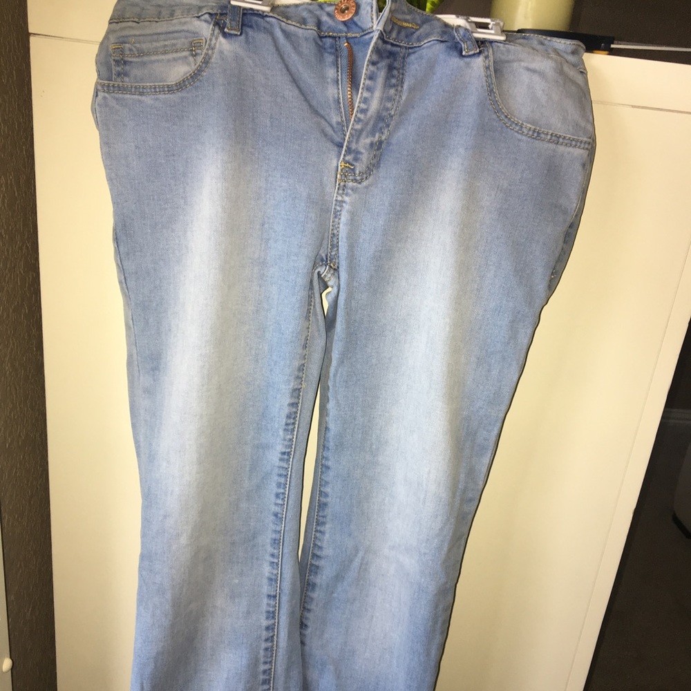 Light- Wash Low-Waist Cuffed Jeans