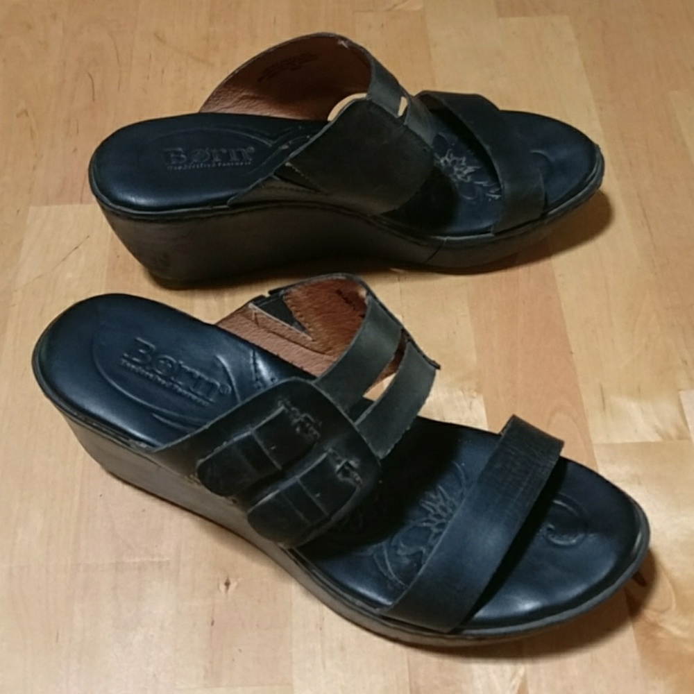 Born leather heeled sandals size 9