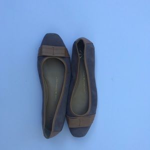 Cute and Comfortable Sqaure Toe Flats w/Bow