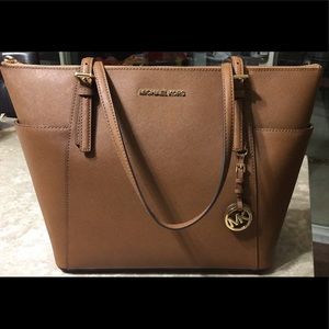 Michael Kors top zip