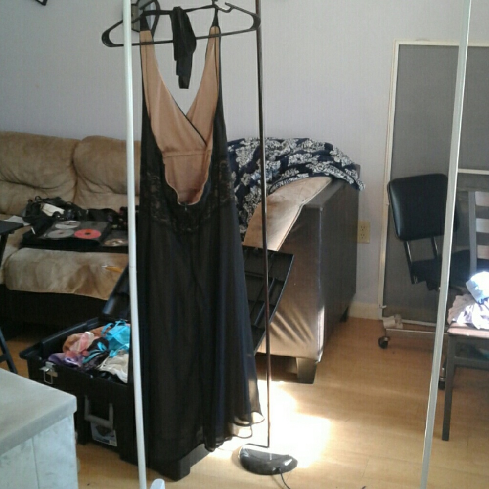 Dress - Picture 2 of 2