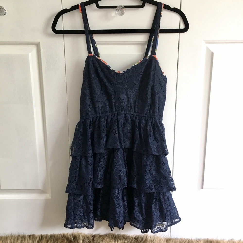 NWT Abercrombie & Fitch Navy Lace Top Size Medium!