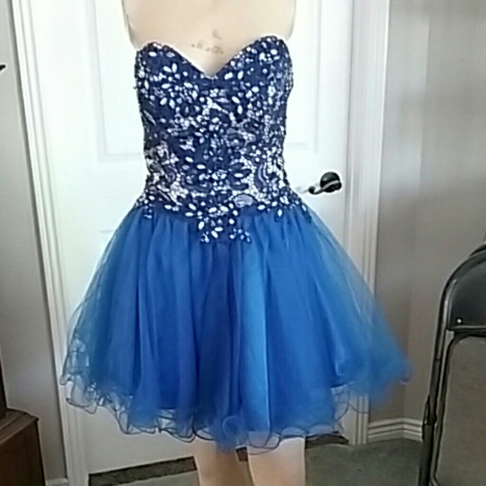 Let's fashion size large homecoming dress