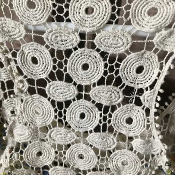 Women's Cream Floral Tank - Picture 3 of 4