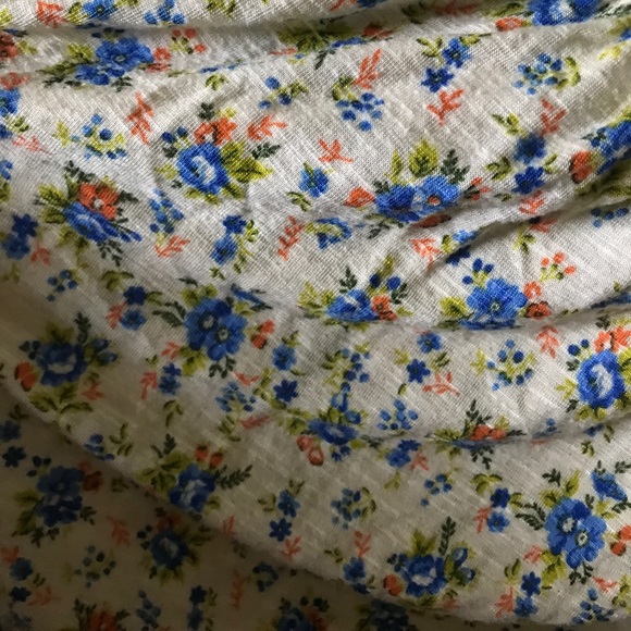 Women's Cream Floral Tank - Picture 4 of 4