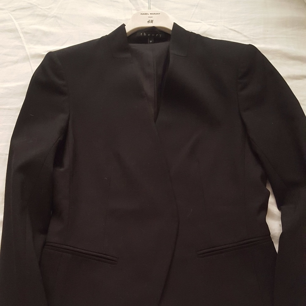 **SOLD** Theory Black Blazer Sz 2