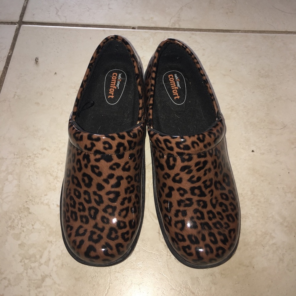 Cheetah nursing shoes 6