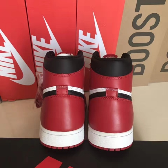 AUTHENTIC JORDAN 1 RETRO CHICAGO main image 5