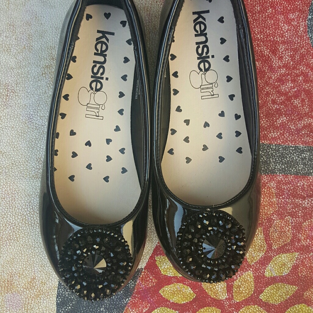 Patent leather Kensie girl size 1