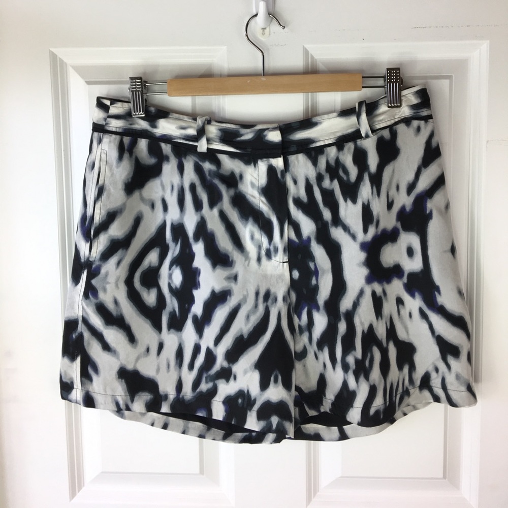 Kenneth Cole Black White Silk Print Shorts Lined Pockets Size 8