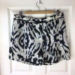 Kenneth Cole Black White Silk Print Shorts Lined Pockets Size 8
