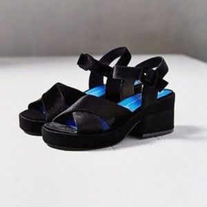 ON HOLD Jeffrey Campbell Ivar sandal
