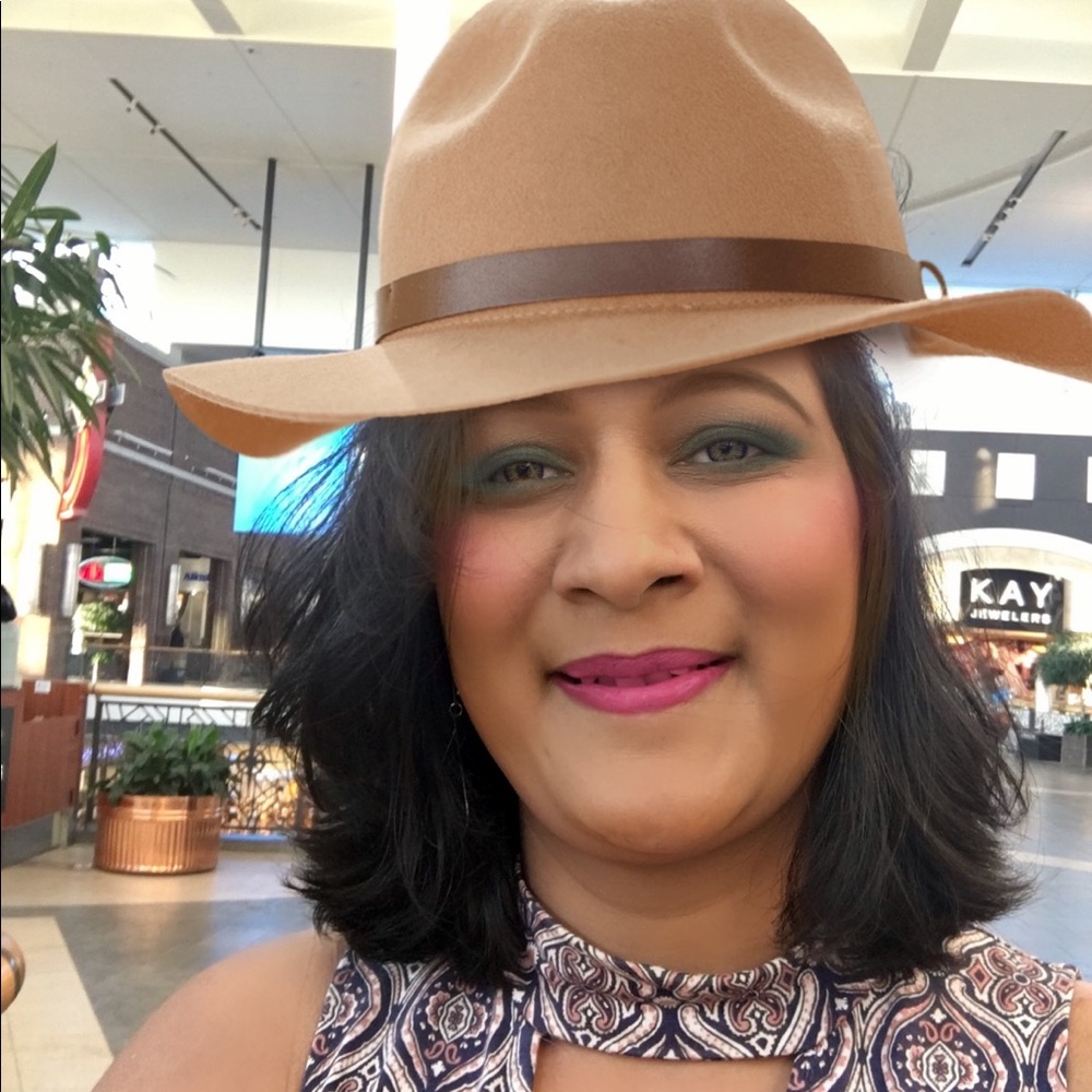 Meet your Posher, Anu