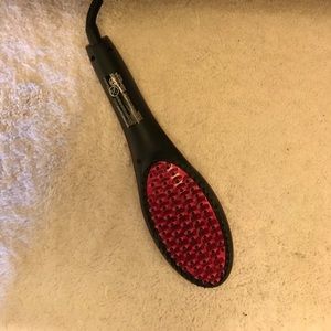 Straightener brush
