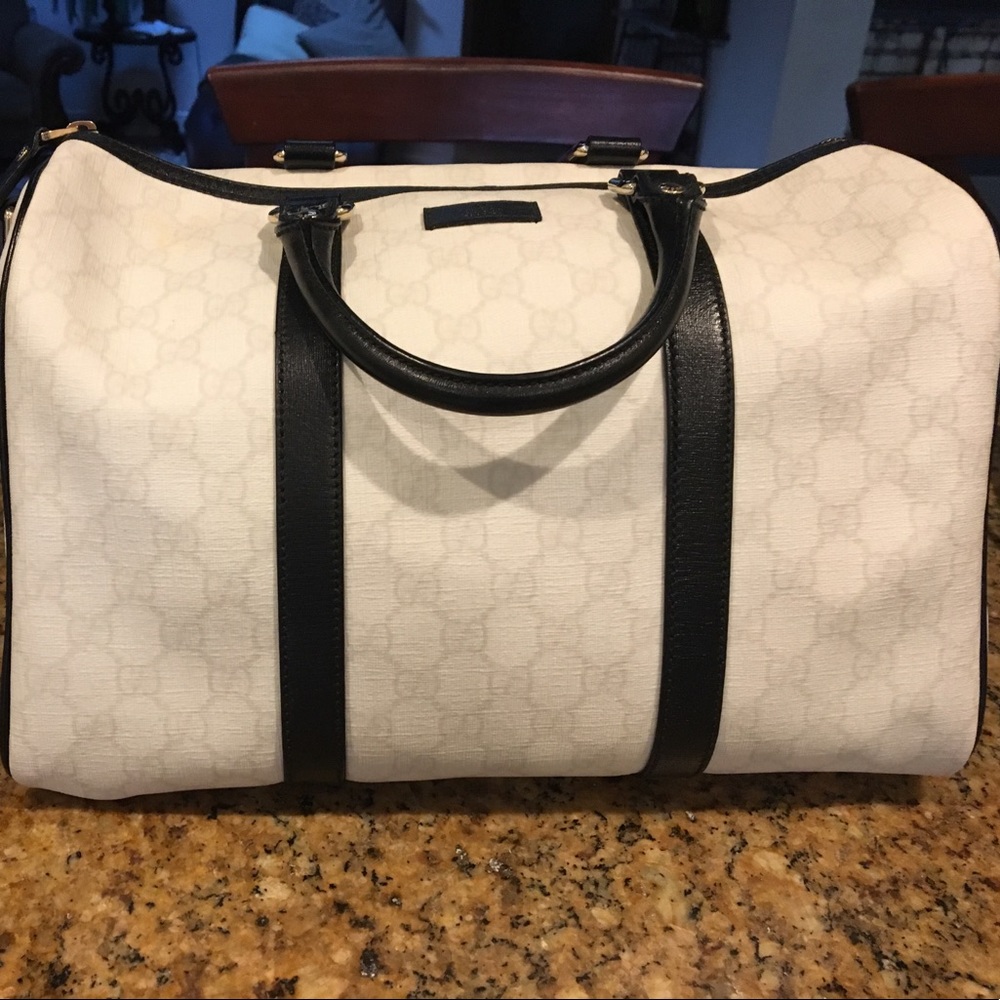 Authentic Gucci handbag monogram white/black