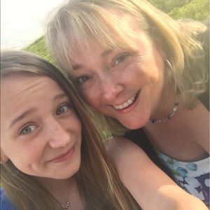 Meet your Posher, Laurie