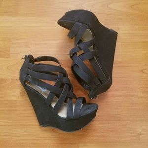 FINAL CHANCE - Steven Madden Wedges