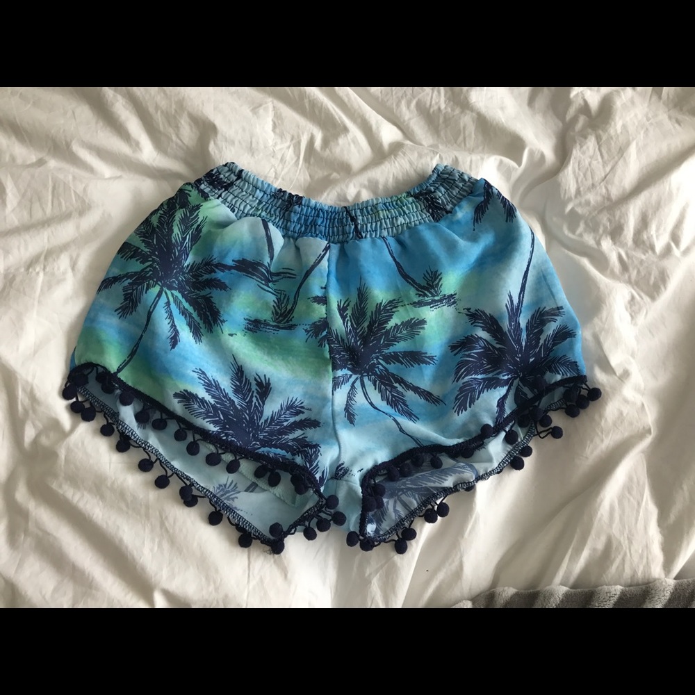 Palm Tree Print Shorts!