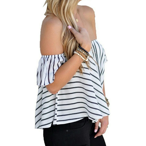 OFF THE SHOULDER BLOUSE - Picture 2 of 3