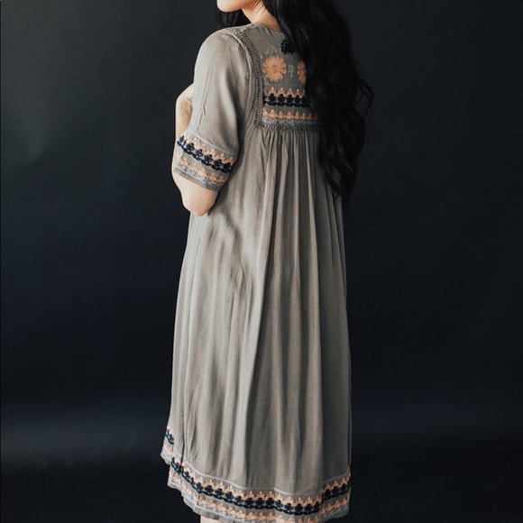 Last One Embroidered midi dress - olive - Picture 2 of 4