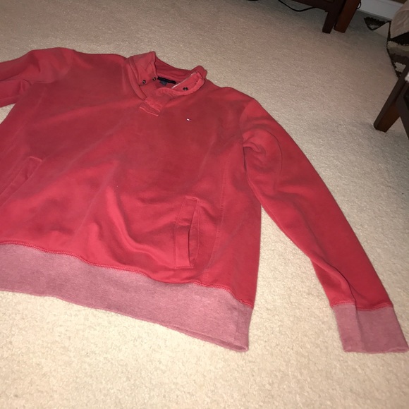 Red pullover - Picture 3 of 3