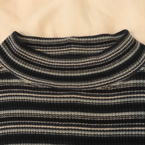 Striped turtle neck - Picture 4 of 4