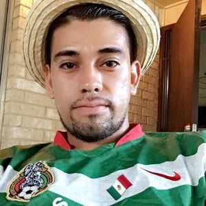 Meet your Posher, Cesar