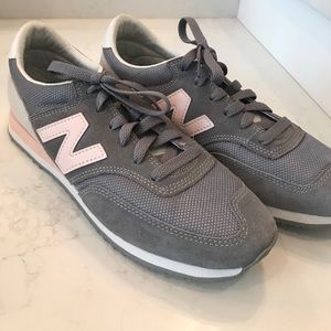Like New NB 620 Grey Cream and Pink 9