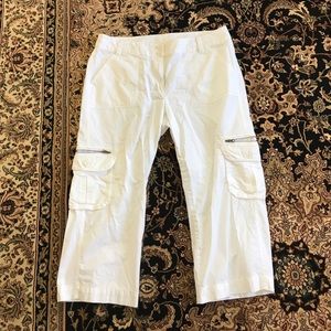 NWOT Style&co White Capri's. Size 16.