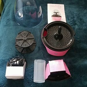 Lilumia Makeup Brush Cleaning Device