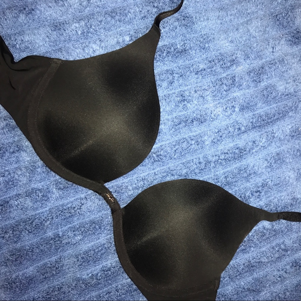 Black PLUNGING VS Bra!! 32B!
