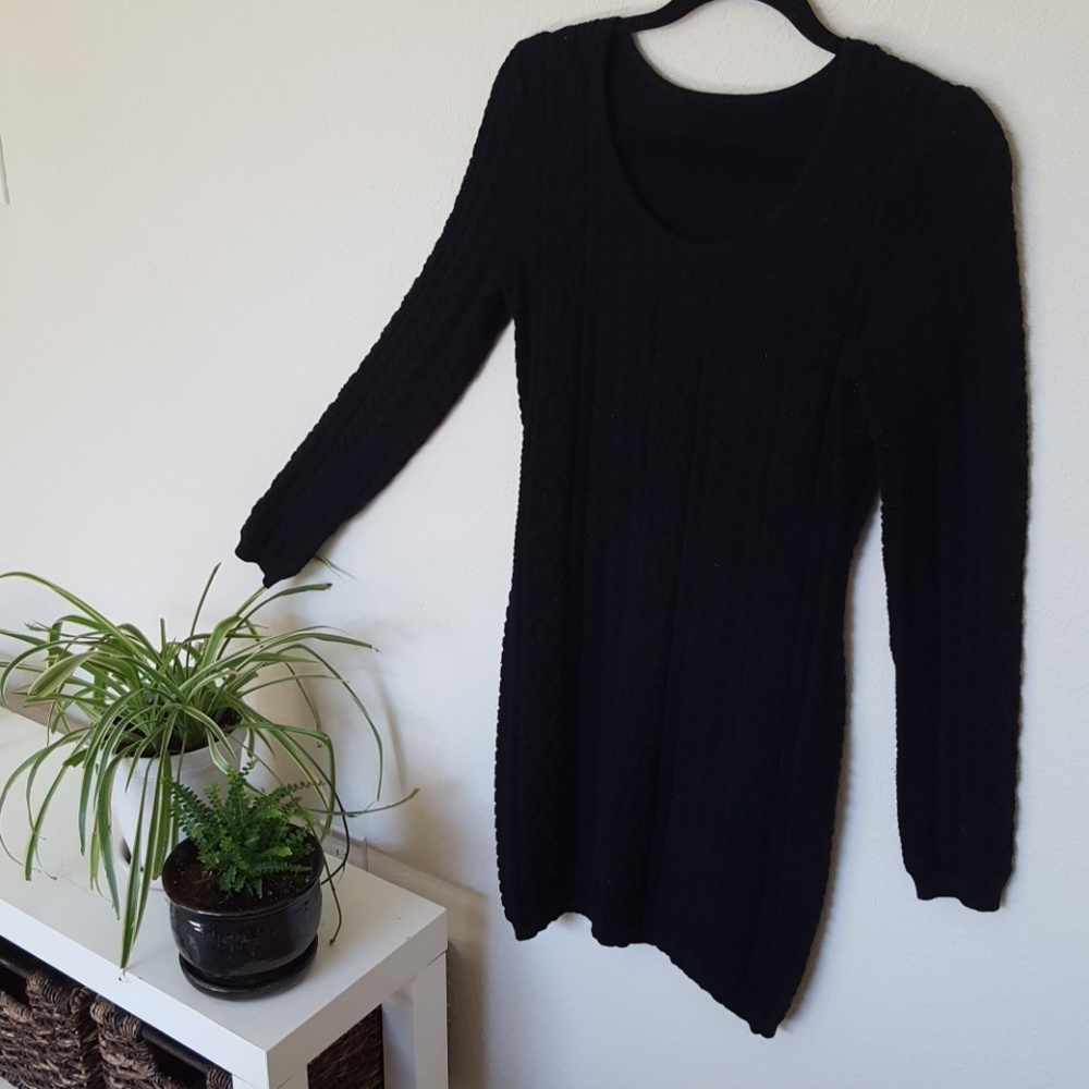 Black knitted cable sweater dress stretchy