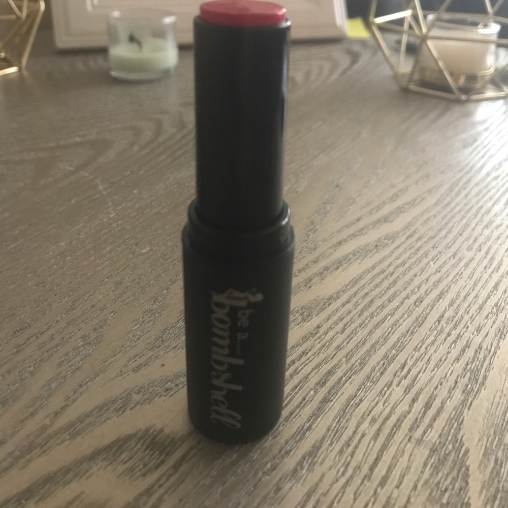 Bombshell Makeup Bundle - Picture 6 of 8